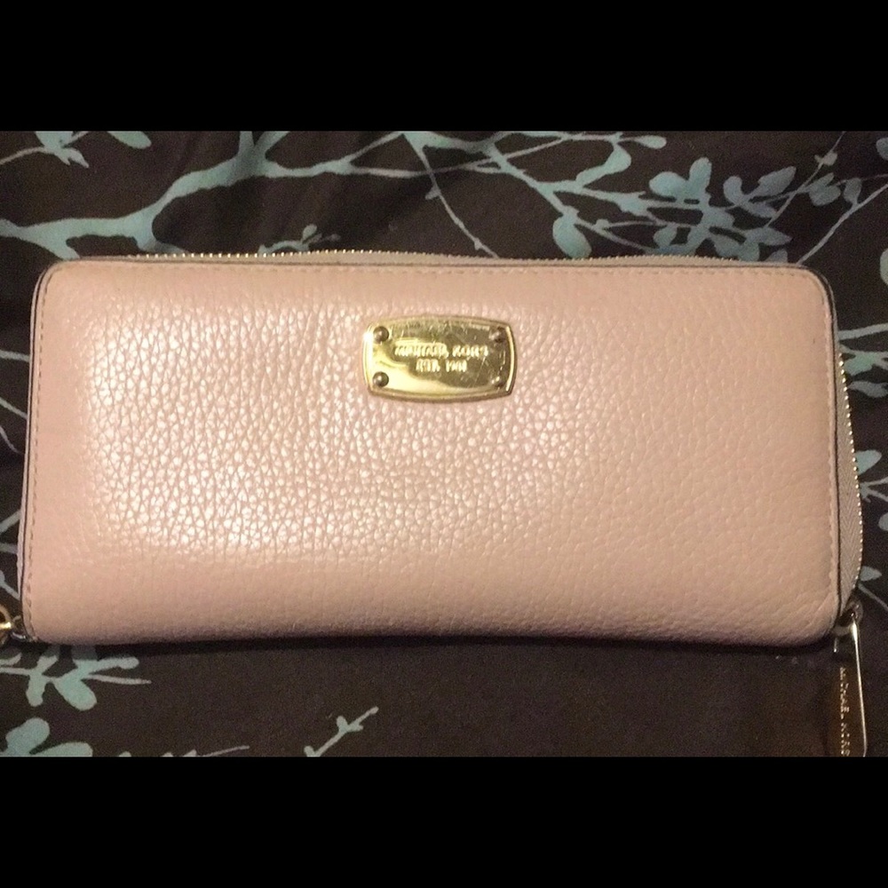 Michael Kors blush pink wallet